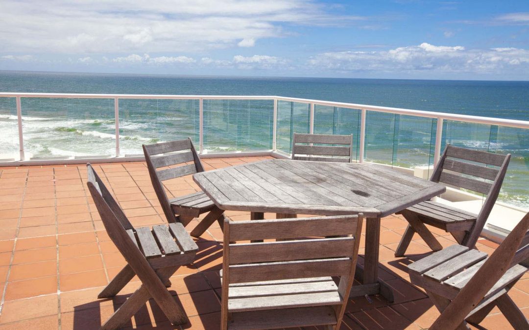 Regency on the Beach Accommodation Outdoor Setting