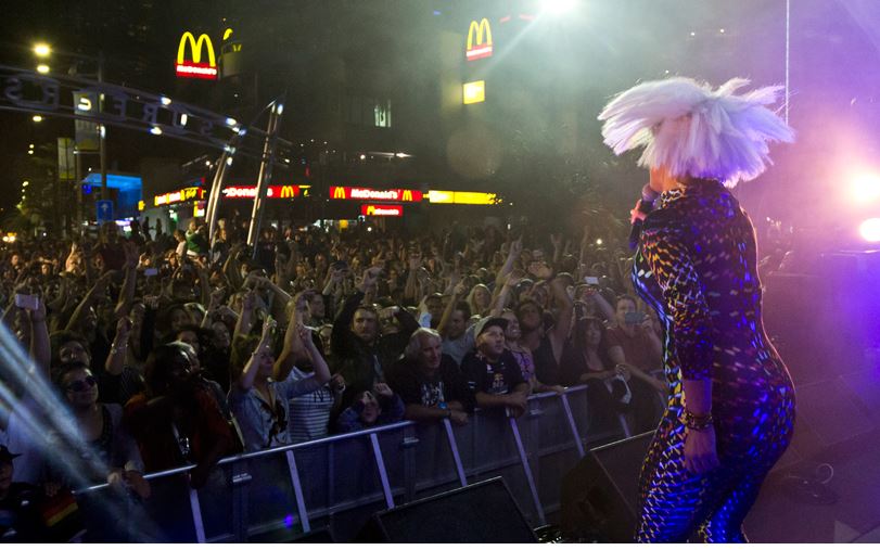 Wave Your Hands in the Air for the 2016 Surfers Paradise Live!